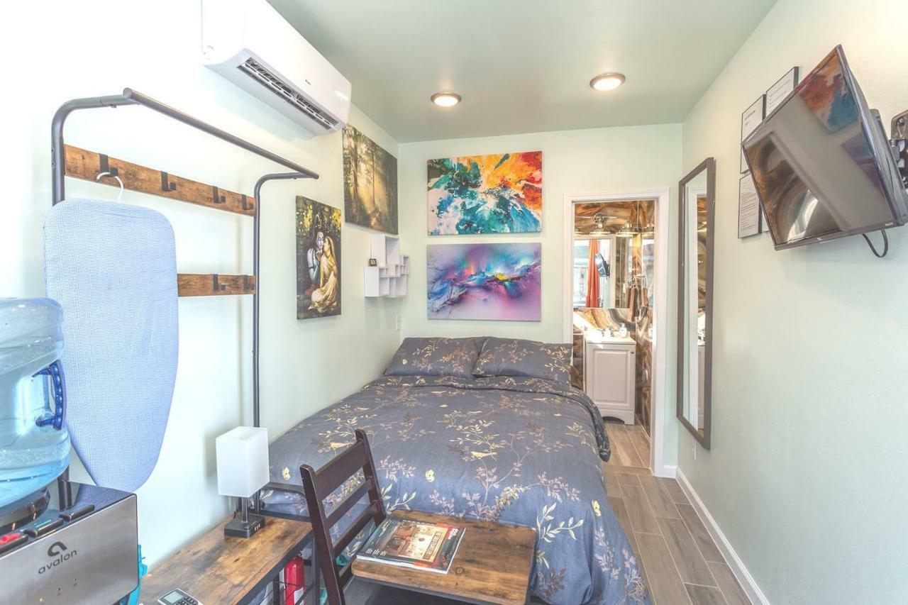 ヒューストンEast Downtown Micro-Luxe Container Living Pod #9アパートメント エクステリア 写真